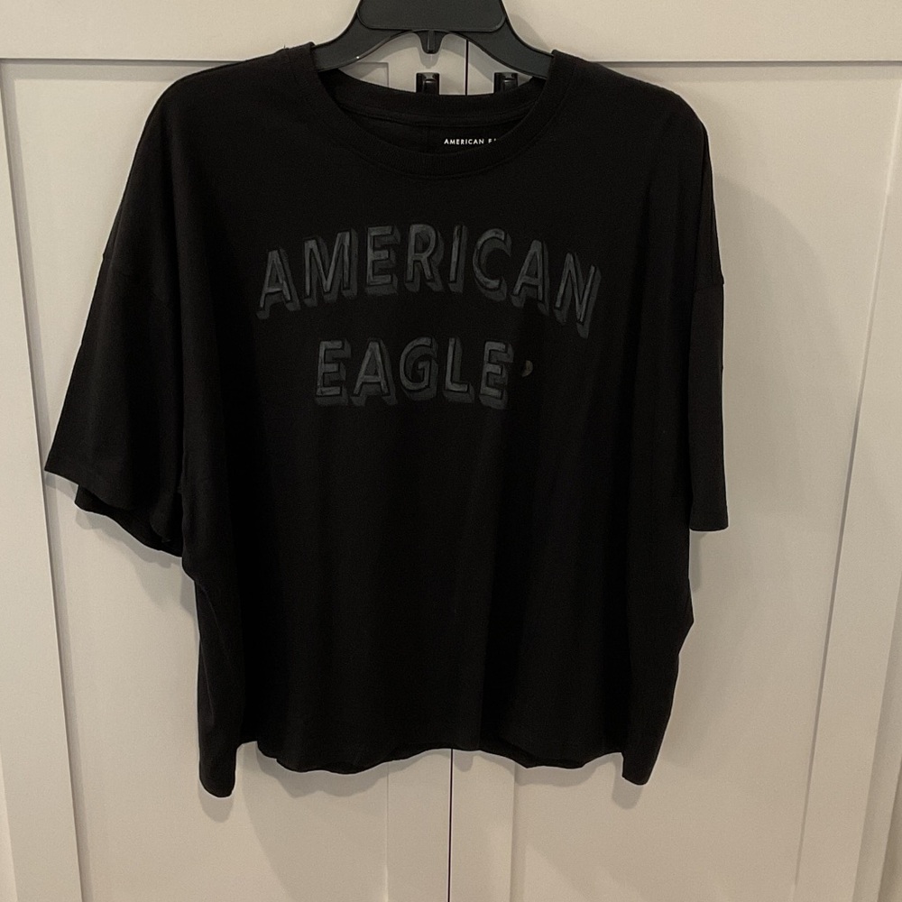 BRAND NEW American Eagle Outfitters Black Short Sleeve Tee